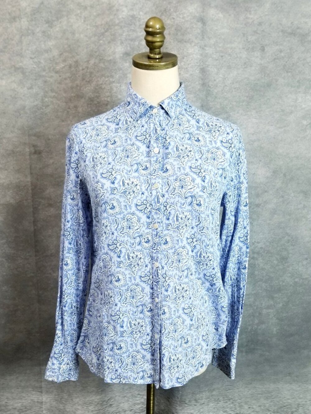 J Mclaughlin Lois Crinkle Shirt Size 0 Blue White Floral Paisley Button Up